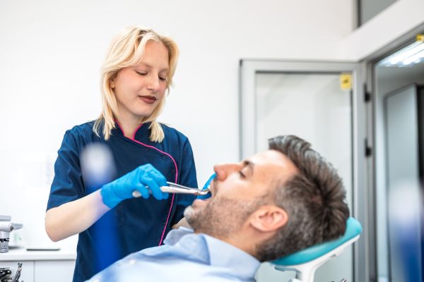 The Difference Between Simple And Surgical Tooth Extraction
